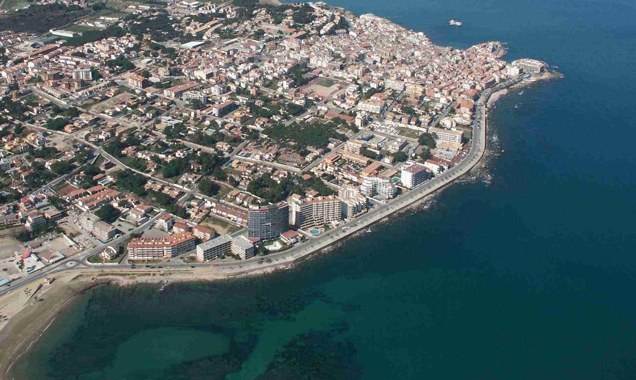 L' Escala Avinguda Montgoヴィラ エクステリア 写真