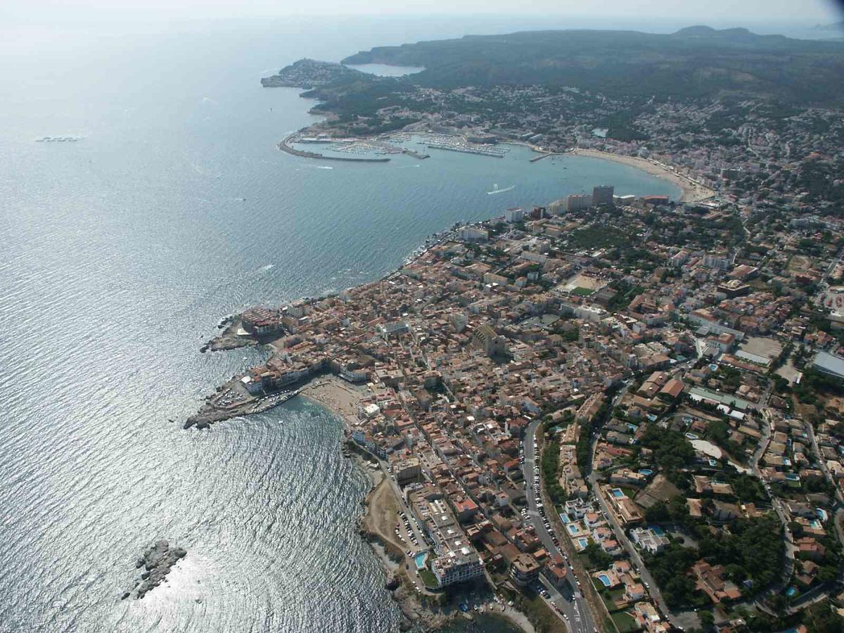 L' Escala Avinguda Montgoヴィラ エクステリア 写真