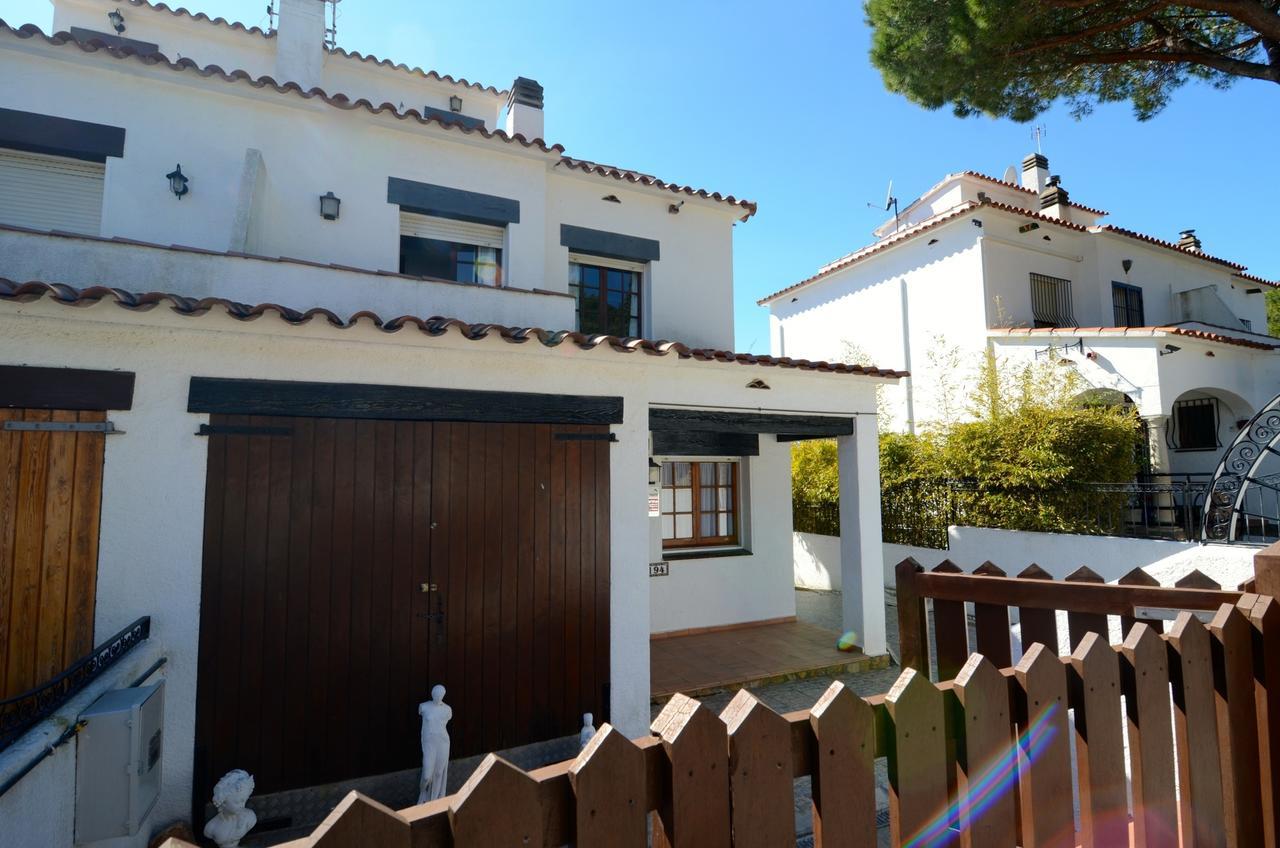 L' Escala Avinguda Montgoヴィラ エクステリア 写真