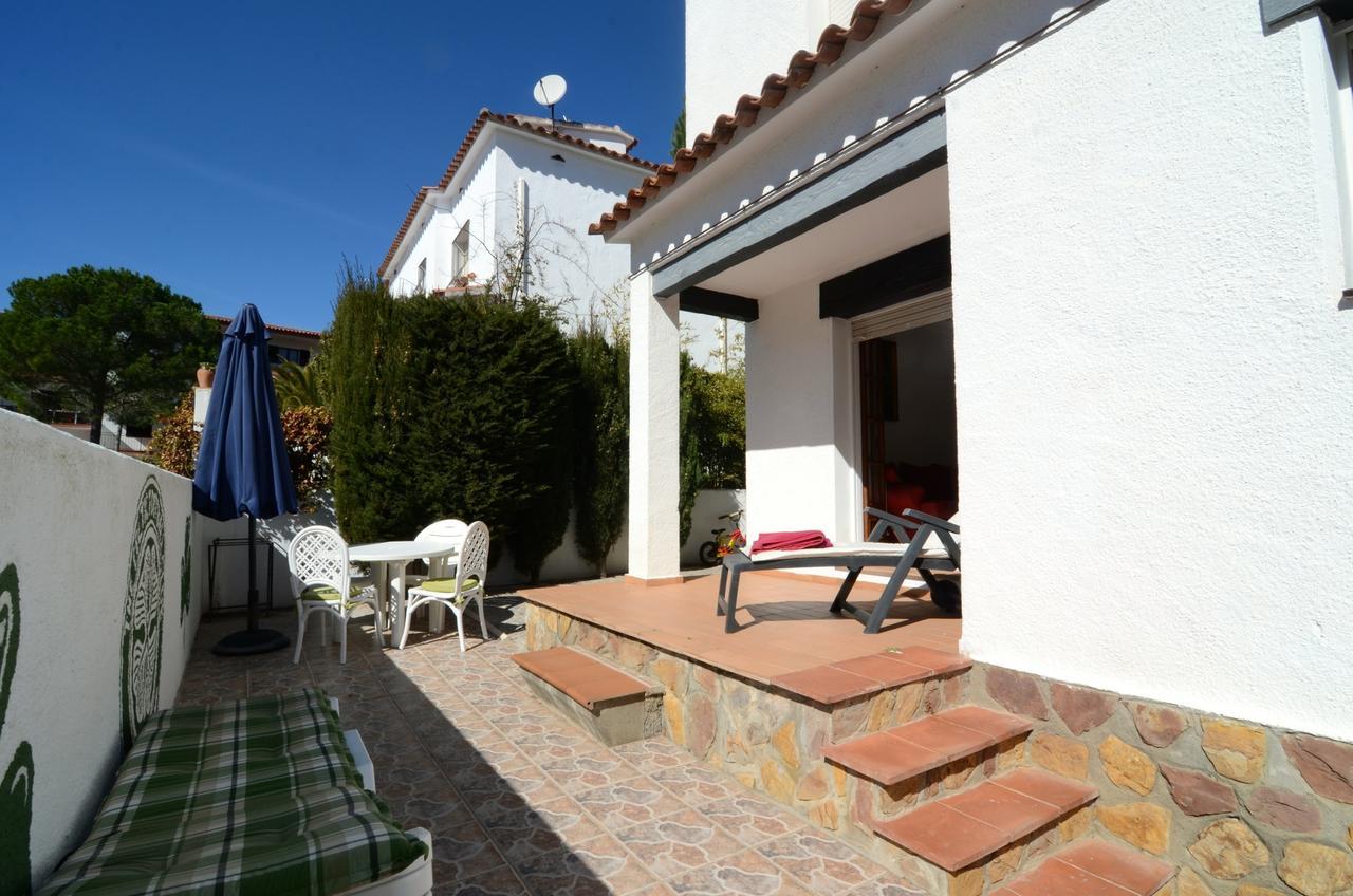 L' Escala Avinguda Montgoヴィラ エクステリア 写真